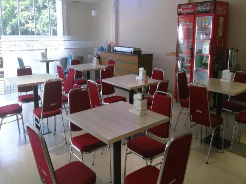 Kharisma Hotel Madiun Ngoại thất bức ảnh