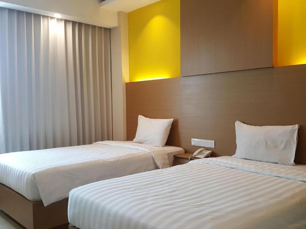 Kharisma Hotel Madiun Ngoại thất bức ảnh