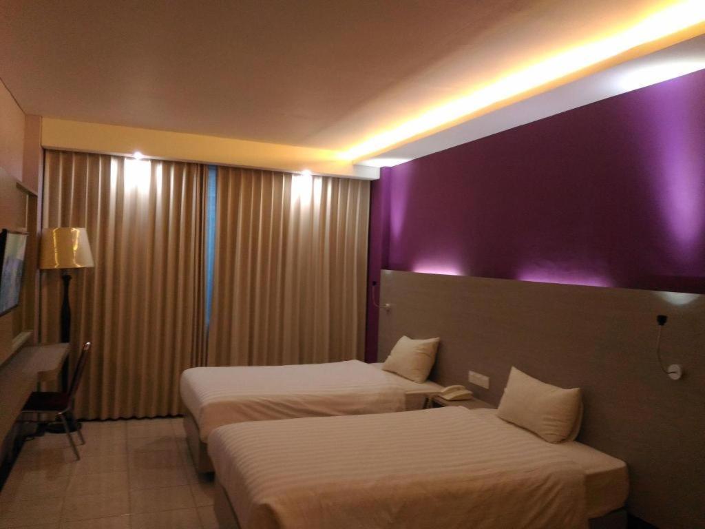 Kharisma Hotel Madiun Ngoại thất bức ảnh