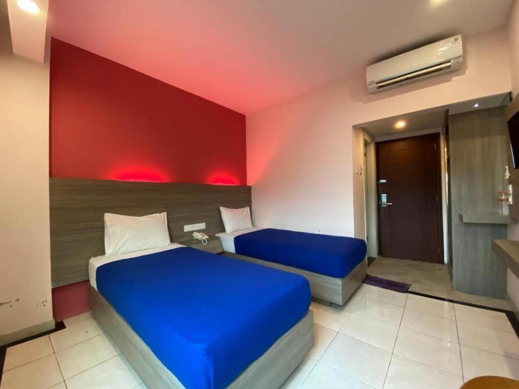 Kharisma Hotel Madiun Ngoại thất bức ảnh