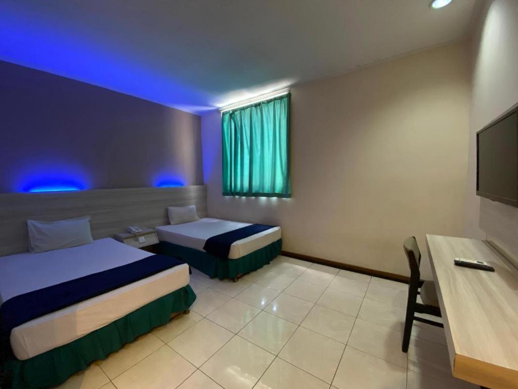 Kharisma Hotel Madiun Ngoại thất bức ảnh