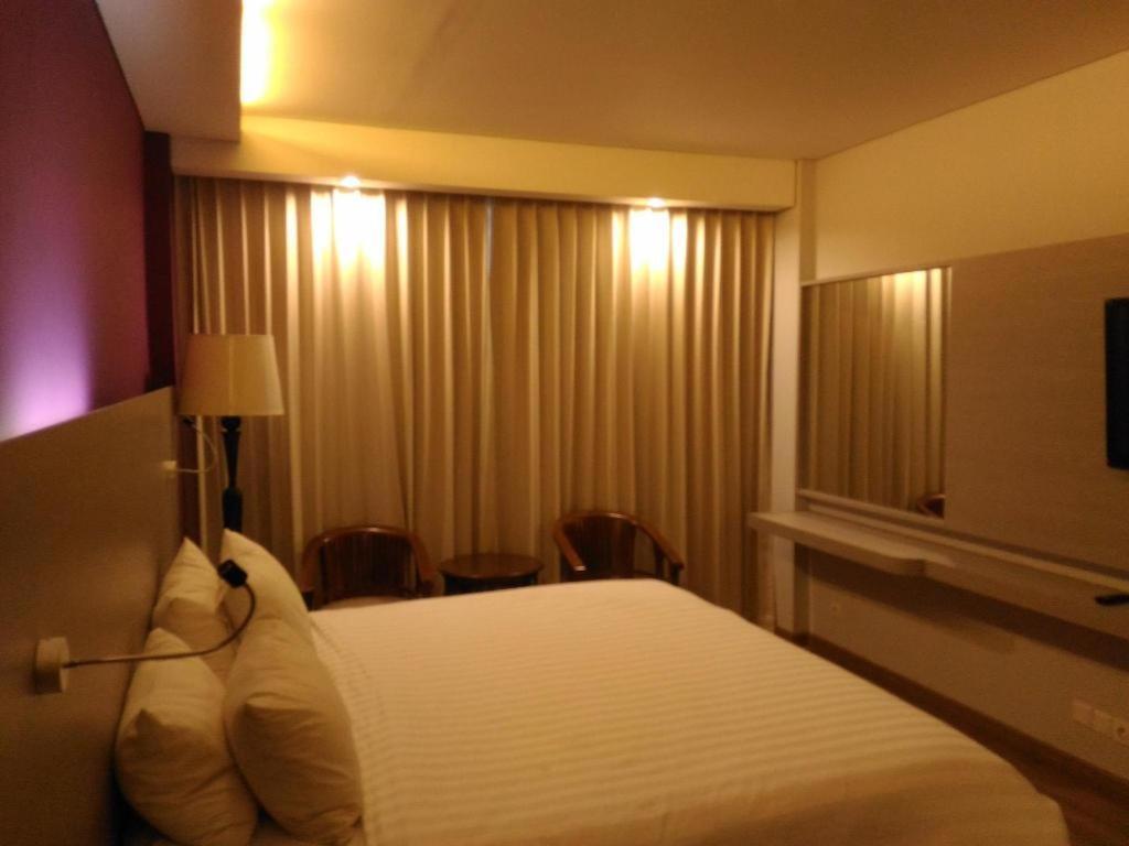 Kharisma Hotel Madiun Ngoại thất bức ảnh