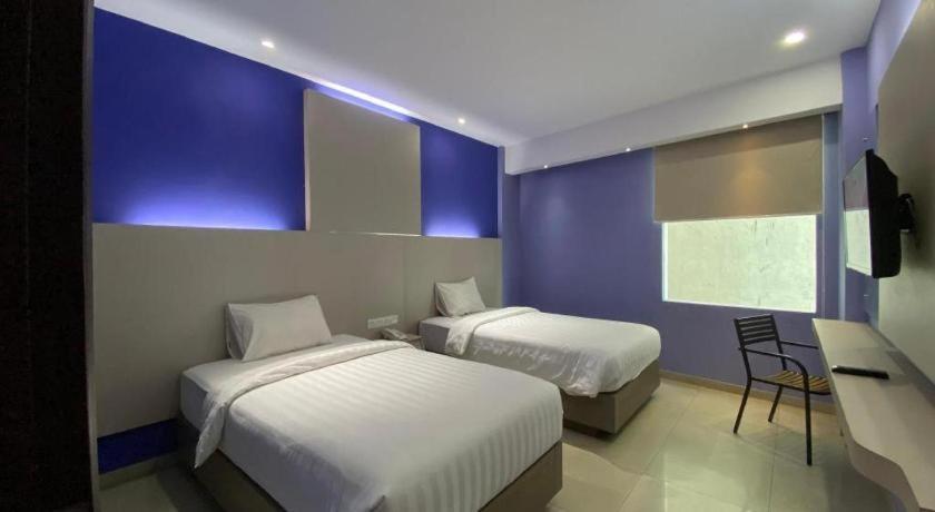 Kharisma Hotel Madiun Ngoại thất bức ảnh