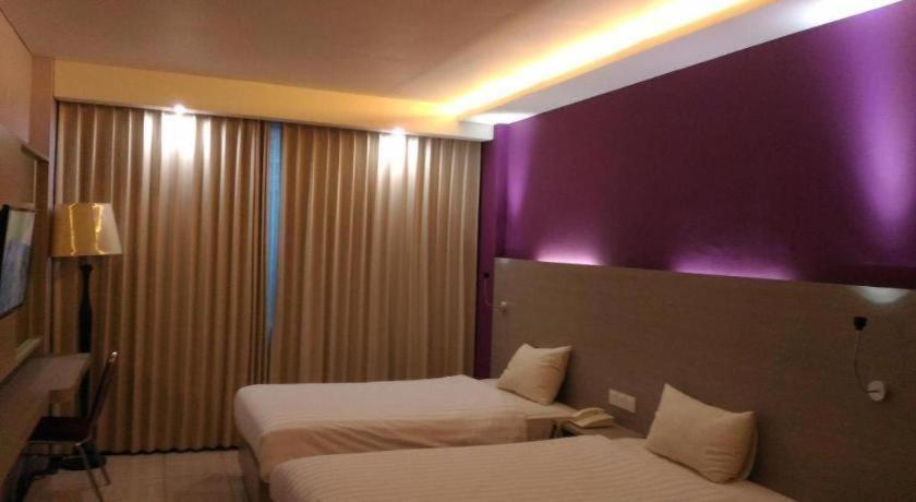 Kharisma Hotel Madiun Ngoại thất bức ảnh