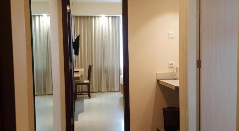 Kharisma Hotel Madiun Ngoại thất bức ảnh