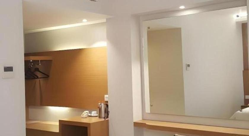 Kharisma Hotel Madiun Ngoại thất bức ảnh