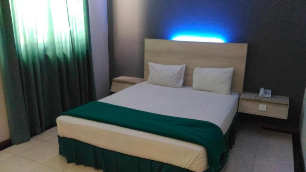 Kharisma Hotel Madiun Ngoại thất bức ảnh