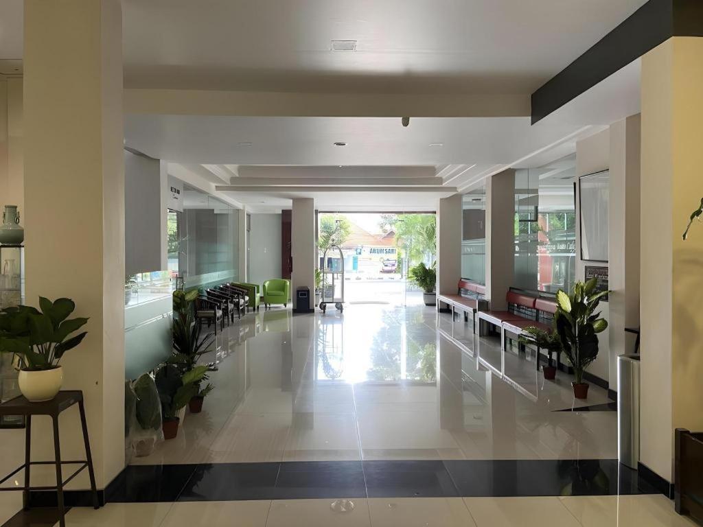 Kharisma Hotel Madiun Ngoại thất bức ảnh